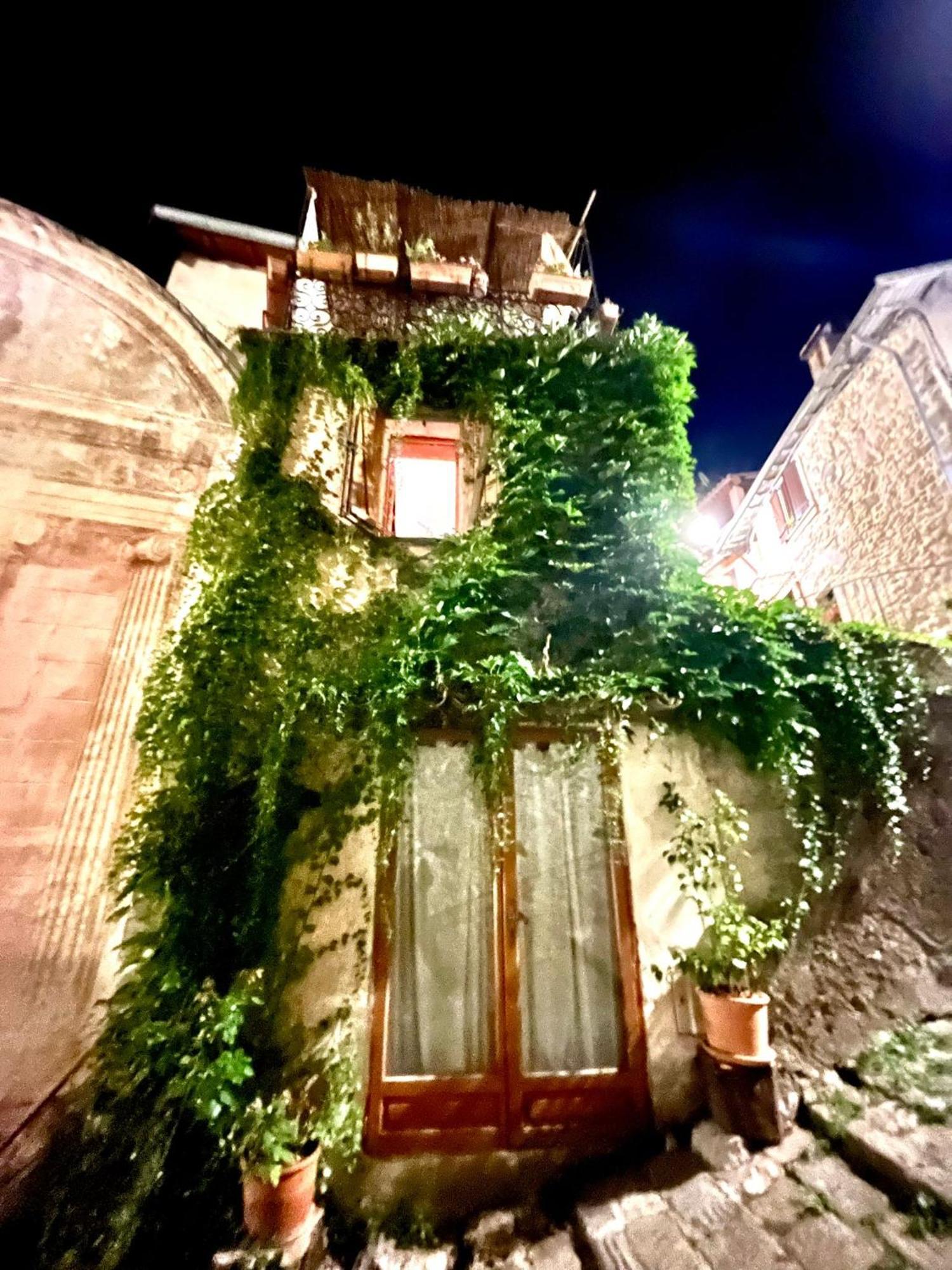 Gite Des Remparts Lucéram Exterior foto